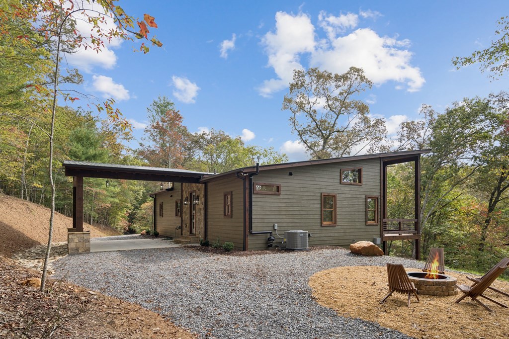 419526 Mineral Bluff Residential