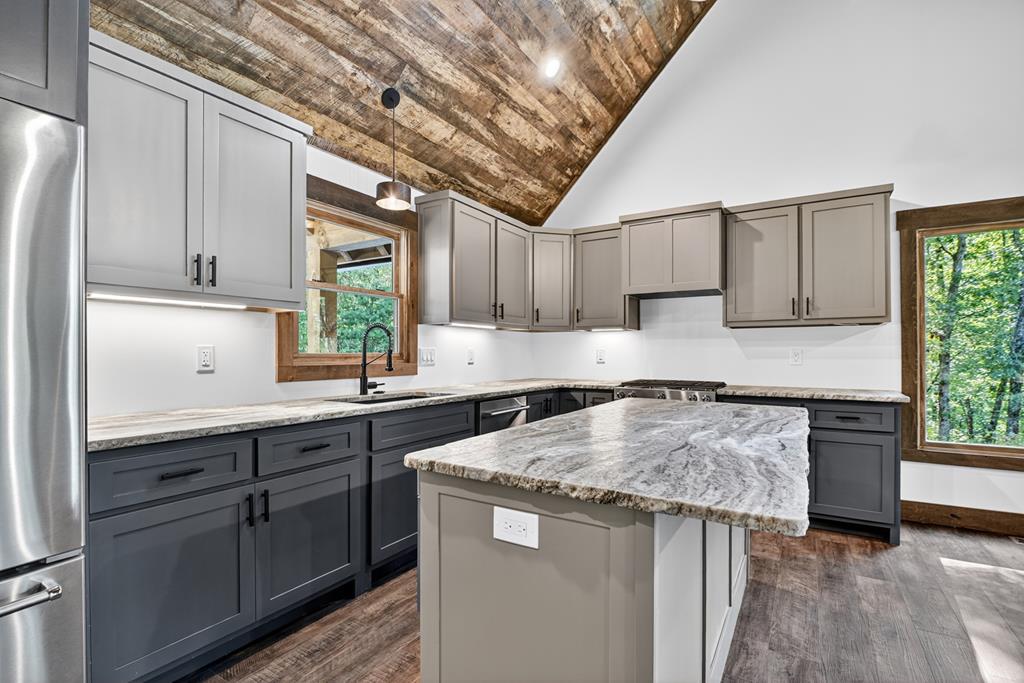419530 Blue Ridge Residential