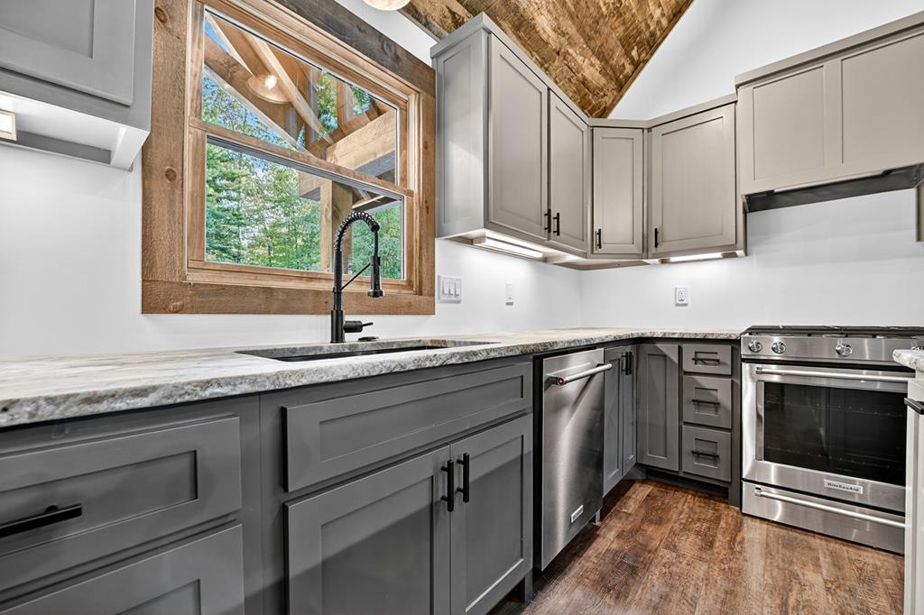 419530 Blue Ridge Residential