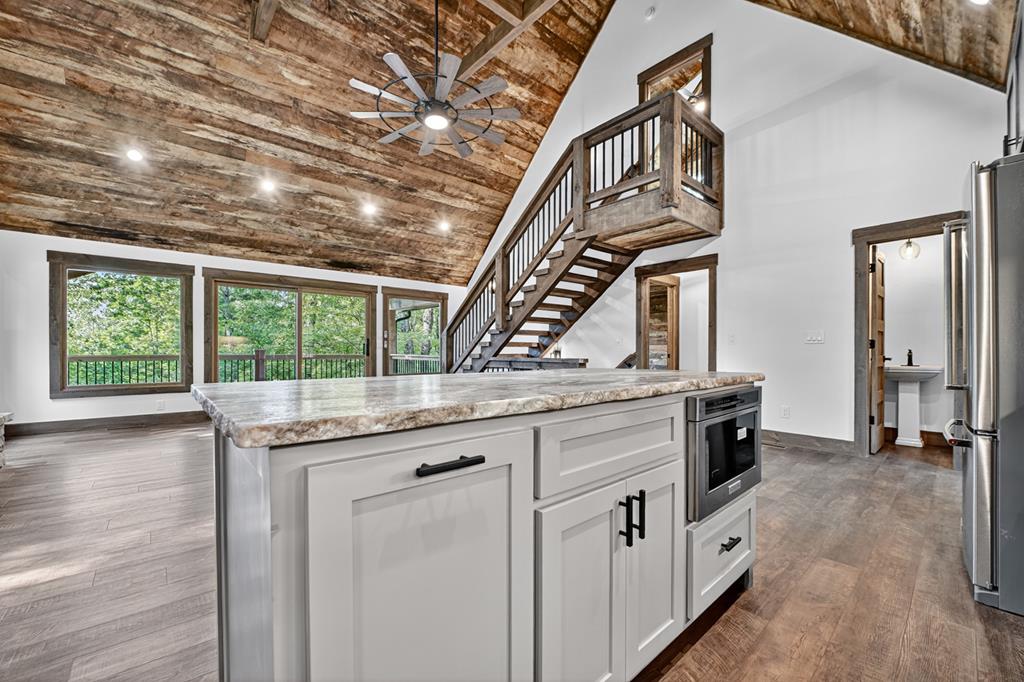 419530 Blue Ridge Residential