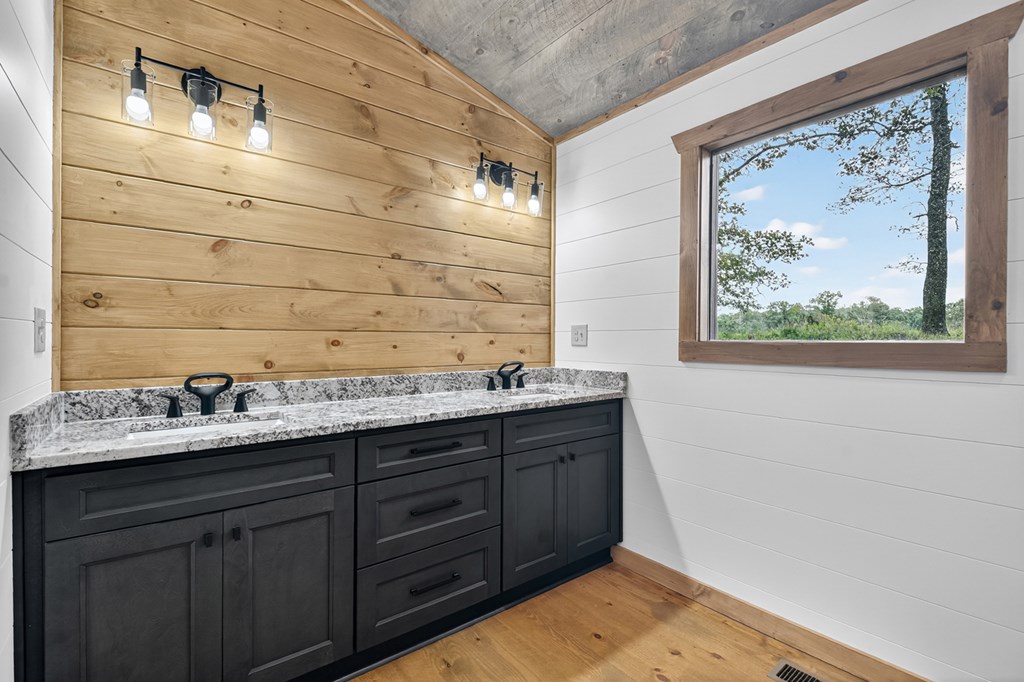 419536 Blue Ridge Residential