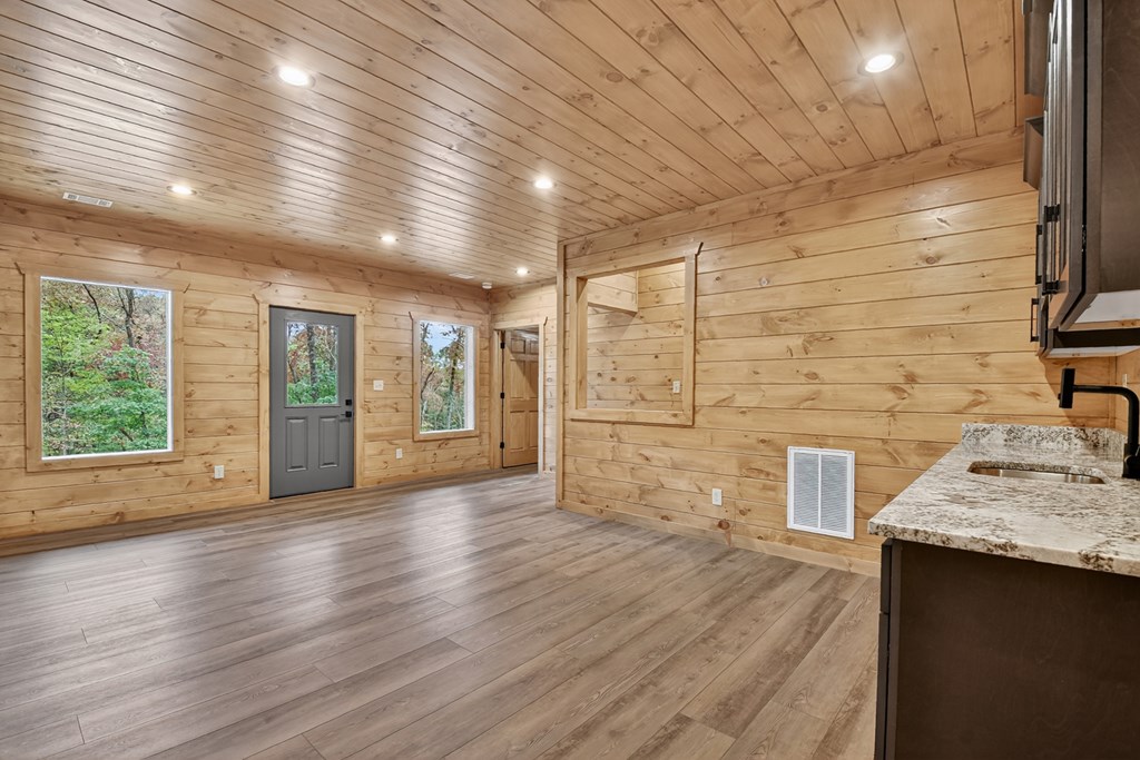 419536 Blue Ridge Residential