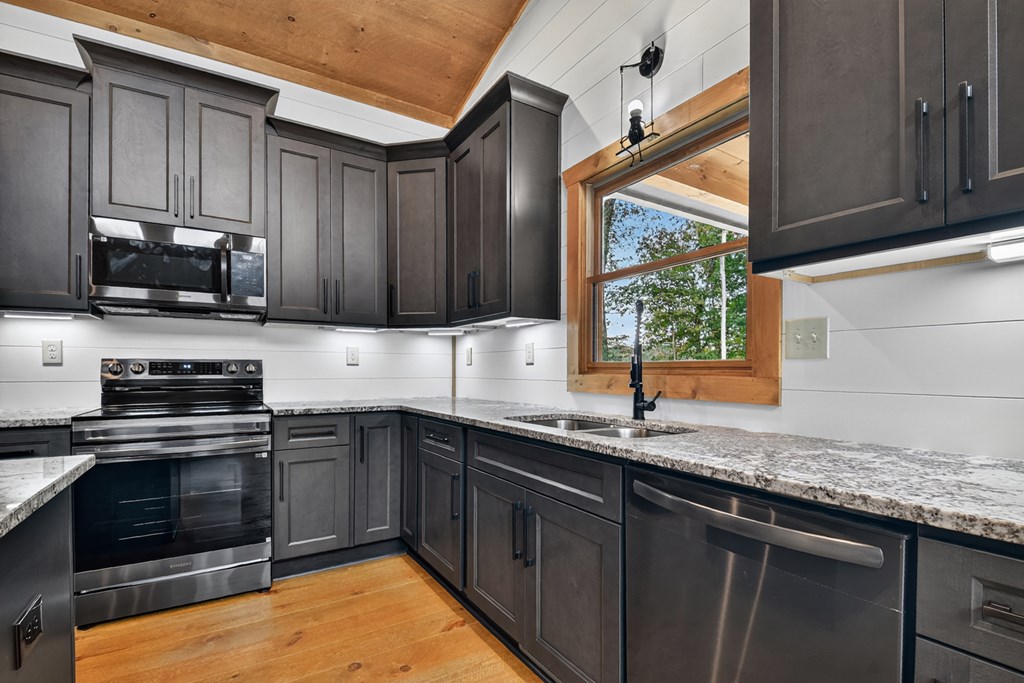 419536 Blue Ridge Residential