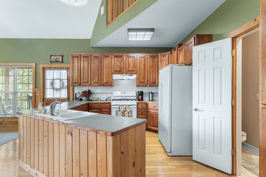 419556 Young Harris Residential