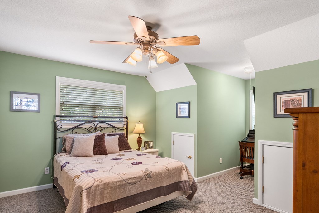 419556 Young Harris Residential