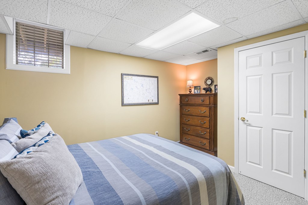 419556 Young Harris Residential