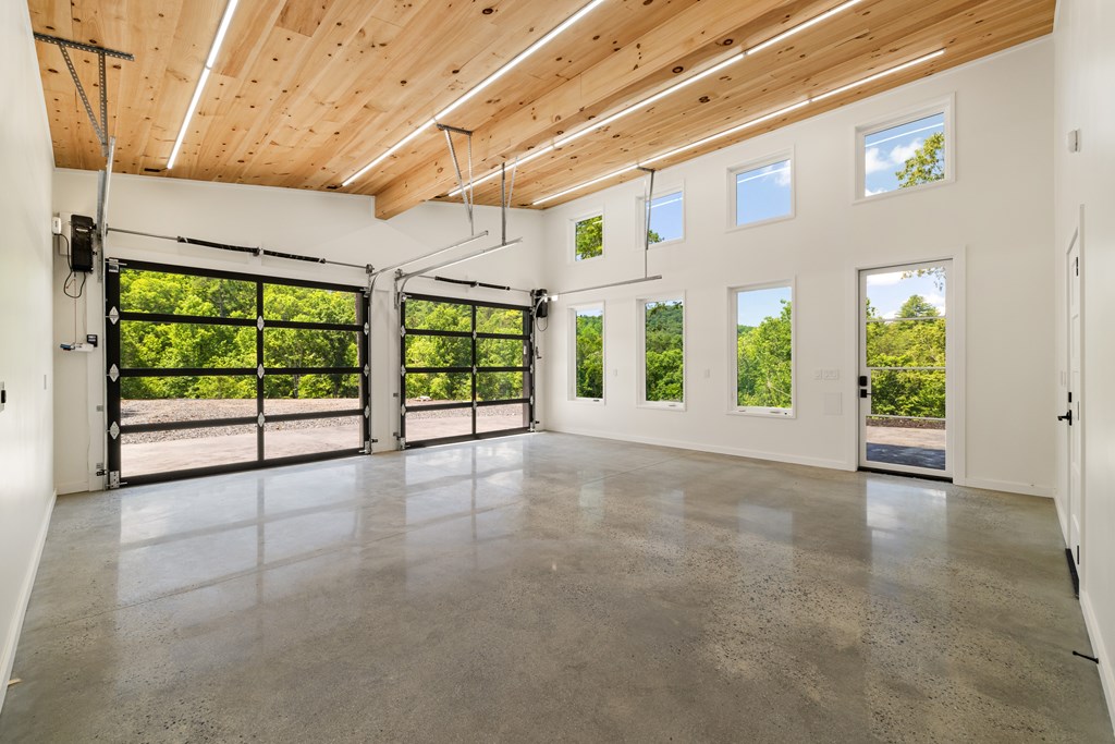 419585 Mineral Bluff Residential