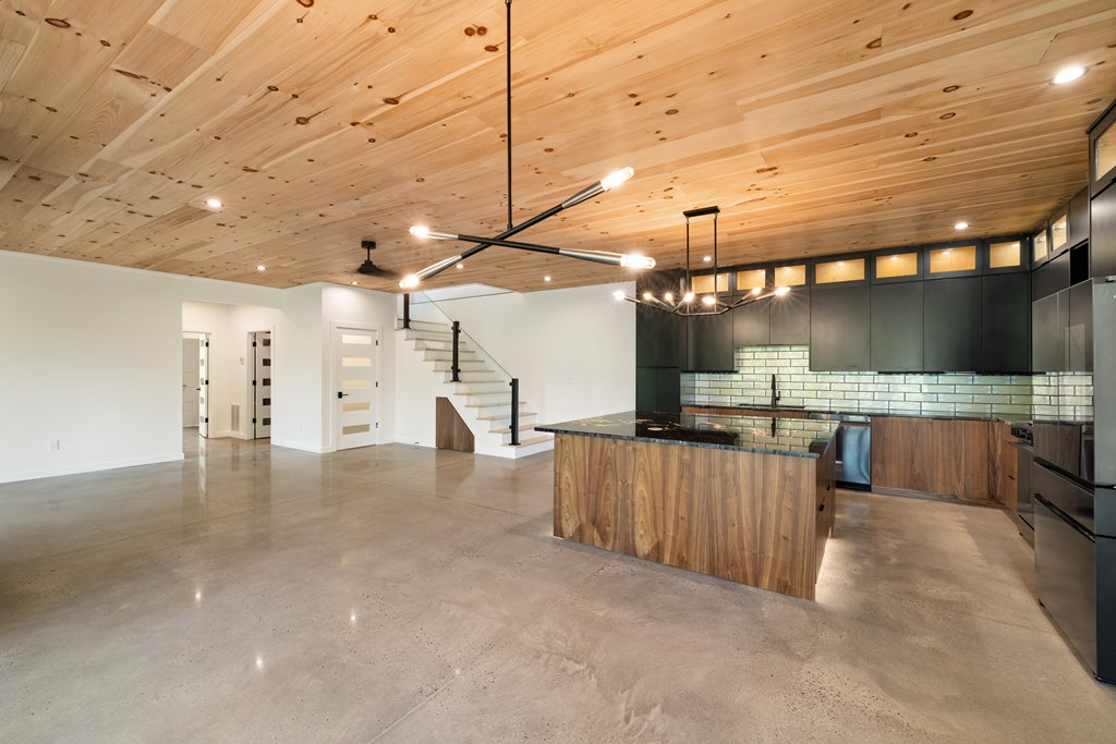 419585 Mineral Bluff Residential