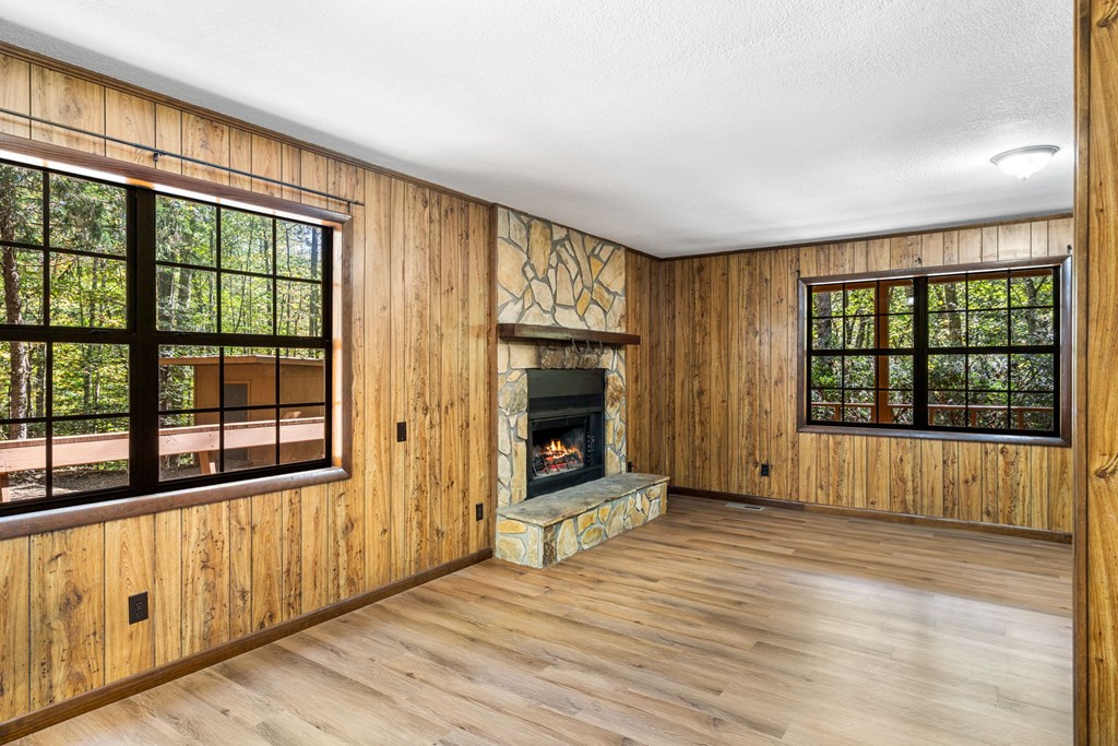 419591 Murphy Residential