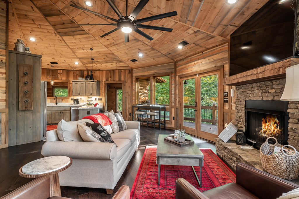 419592 Blue Ridge Residential