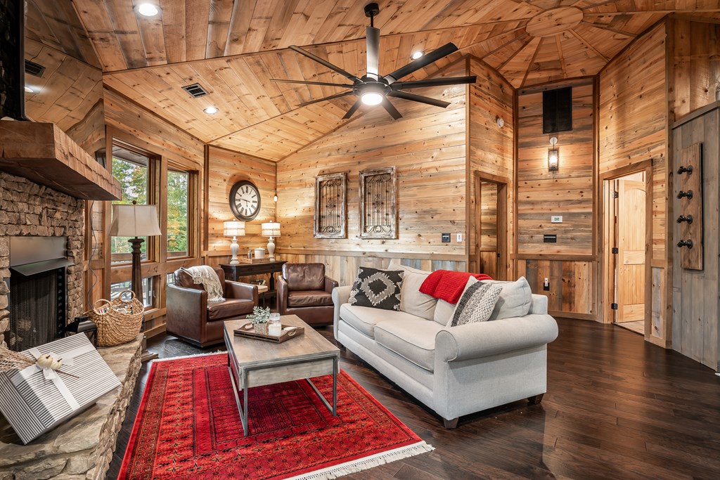 419592 Blue Ridge Residential