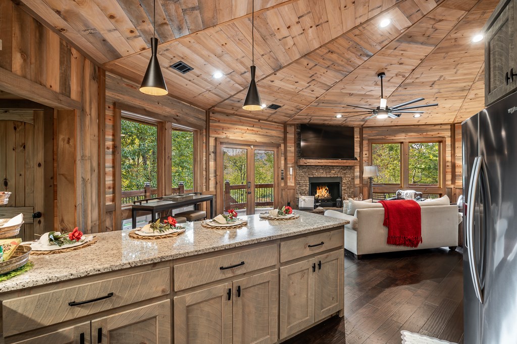 419592 Blue Ridge Residential