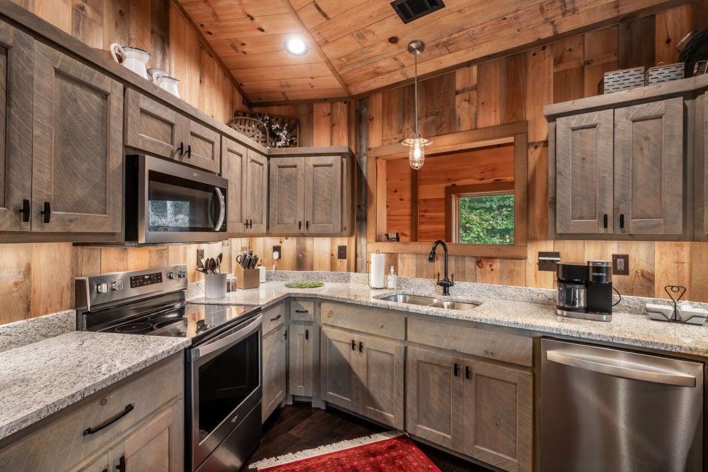 419592 Blue Ridge Residential
