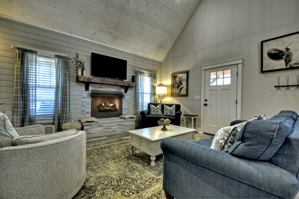 419600 Ellijay Residential