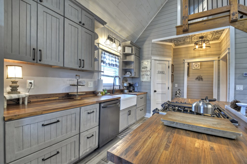 419600 Ellijay Residential