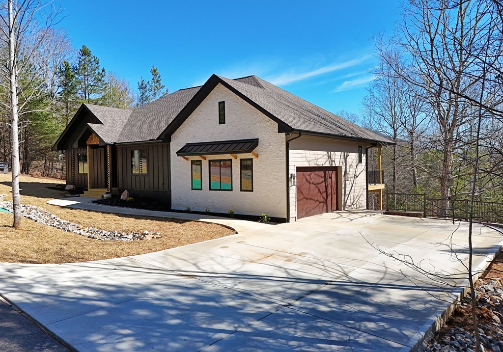 419612 Young Harris Residential