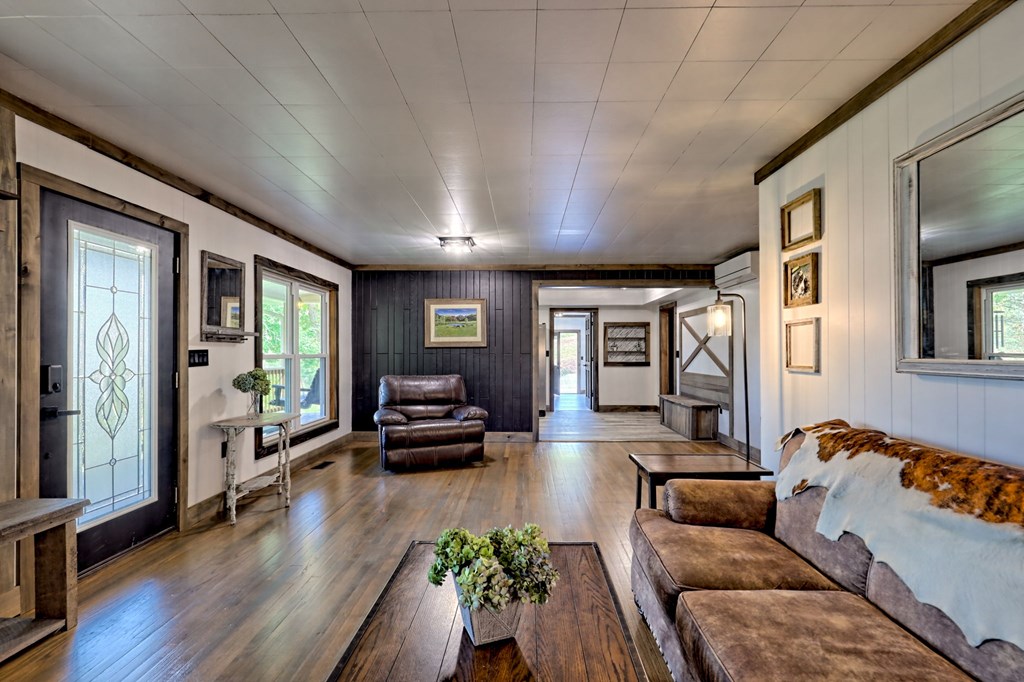 419614 Hayesville Residential