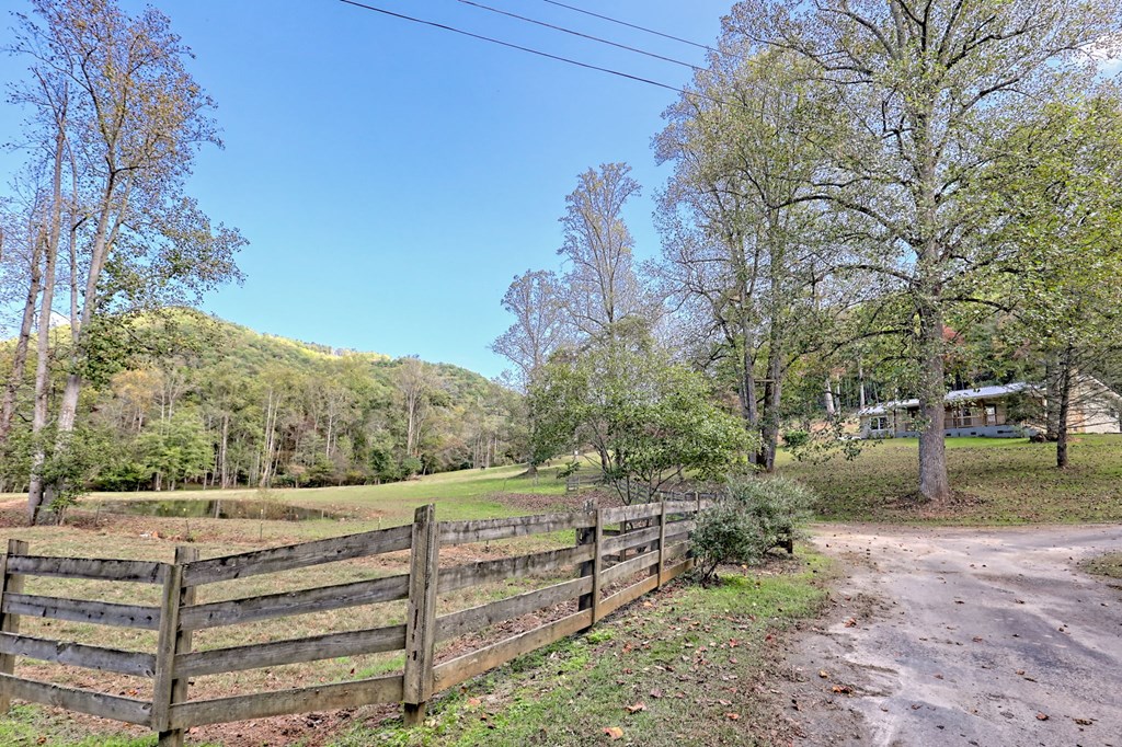 419614 Hayesville Residential