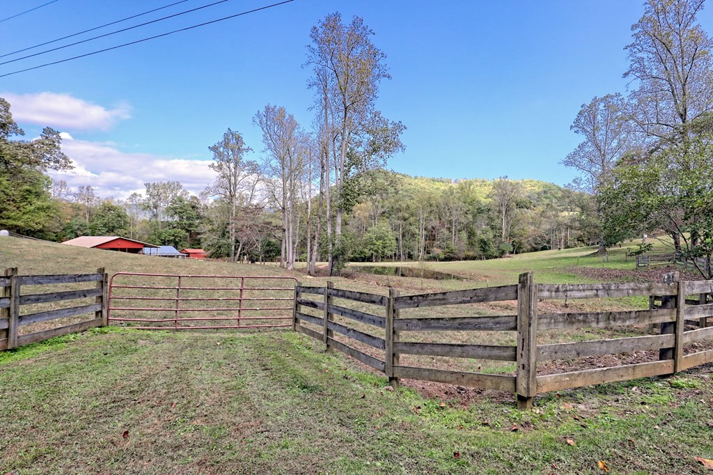 419614 Hayesville Residential