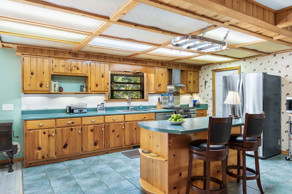 419642 Hayesville Residential
