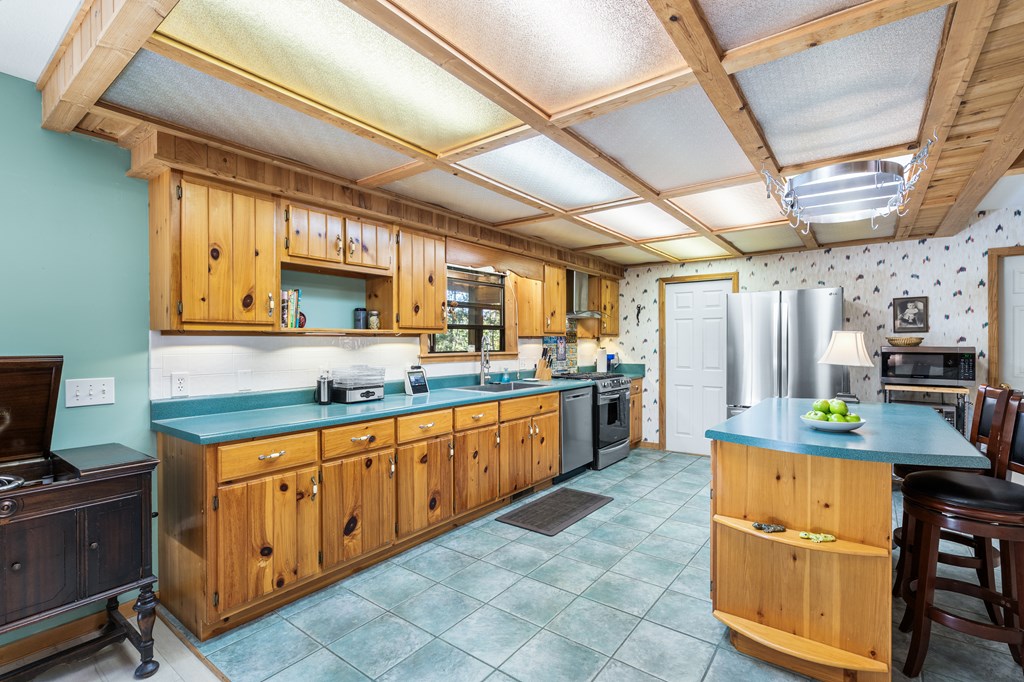 419642 Hayesville Residential