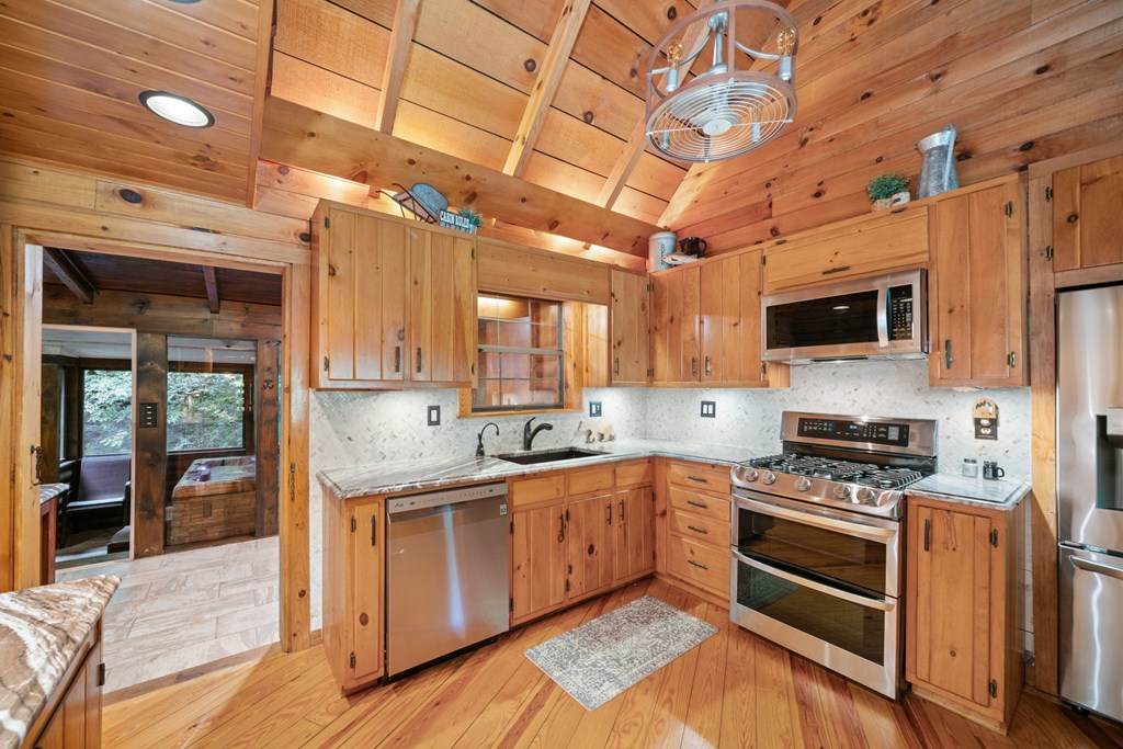 419655 Blue Ridge Residential