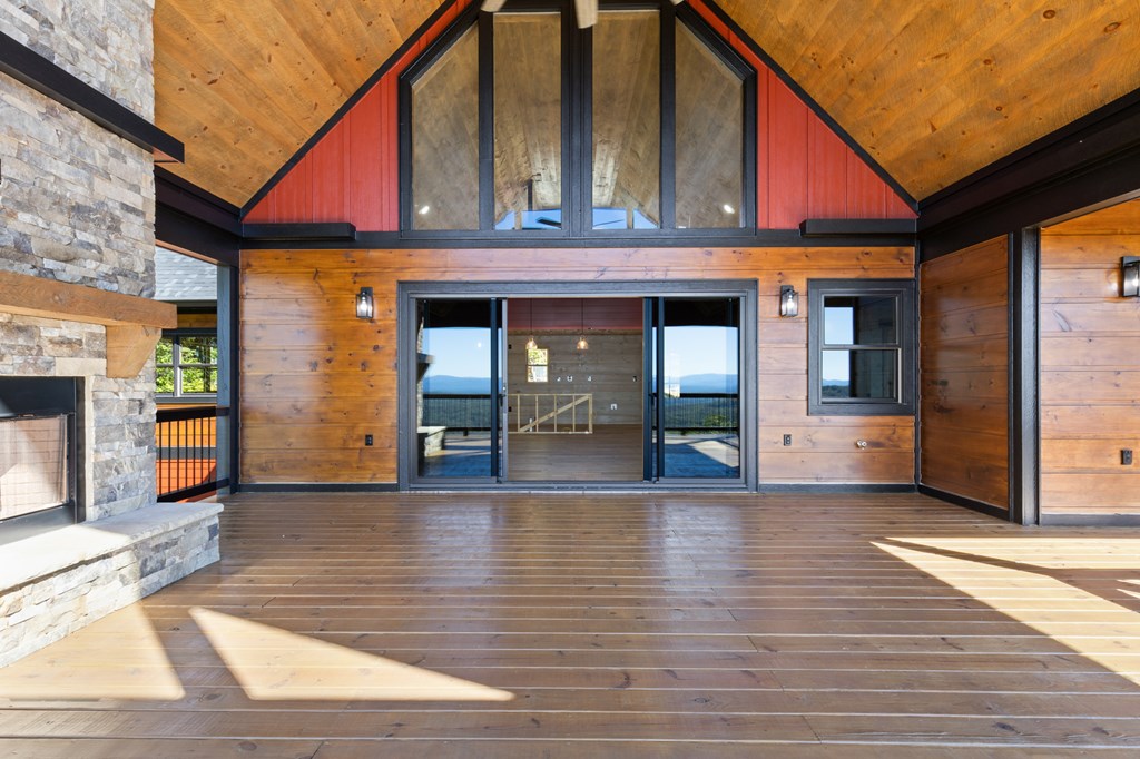 419668 Mineral Bluff Residential