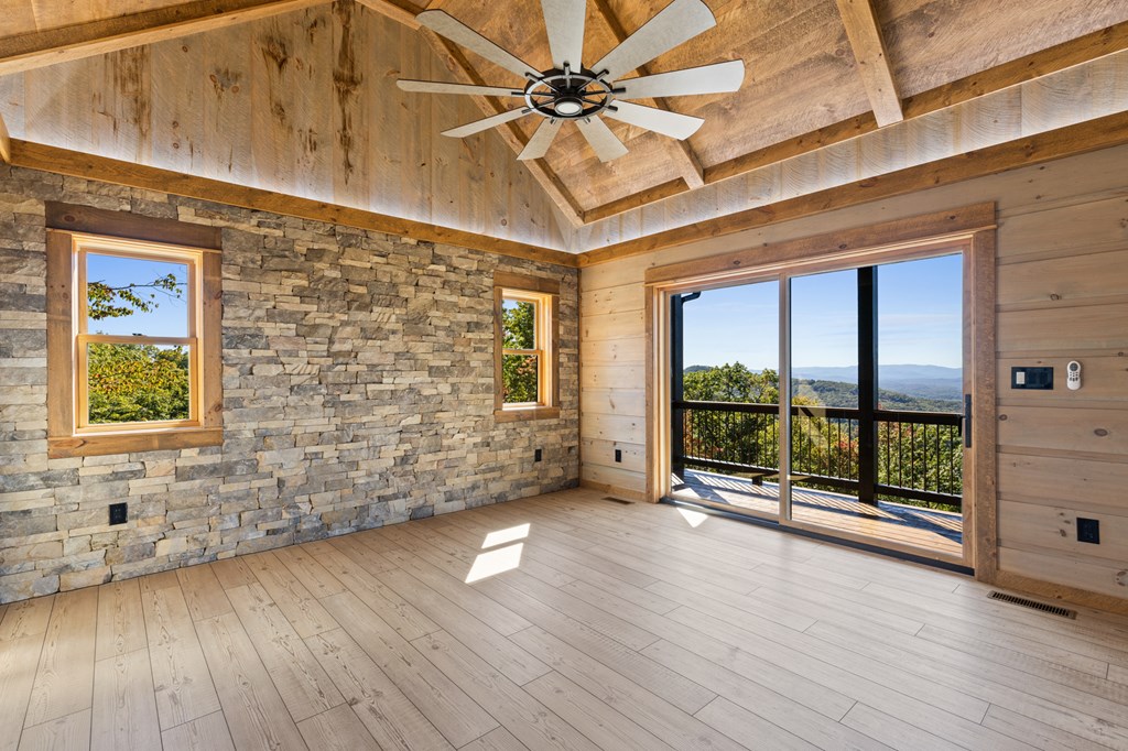 419668 Mineral Bluff Residential