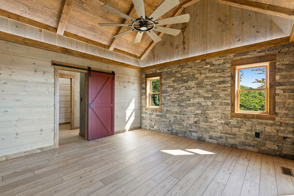 419668 Mineral Bluff Residential
