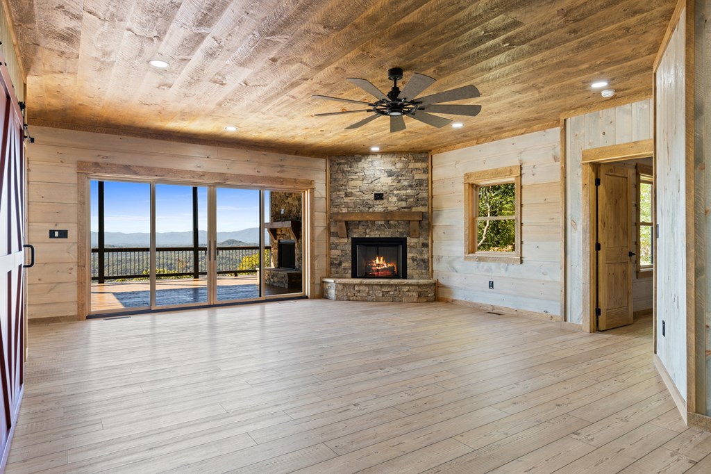 419668 Mineral Bluff Residential