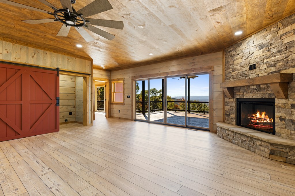 419668 Mineral Bluff Residential