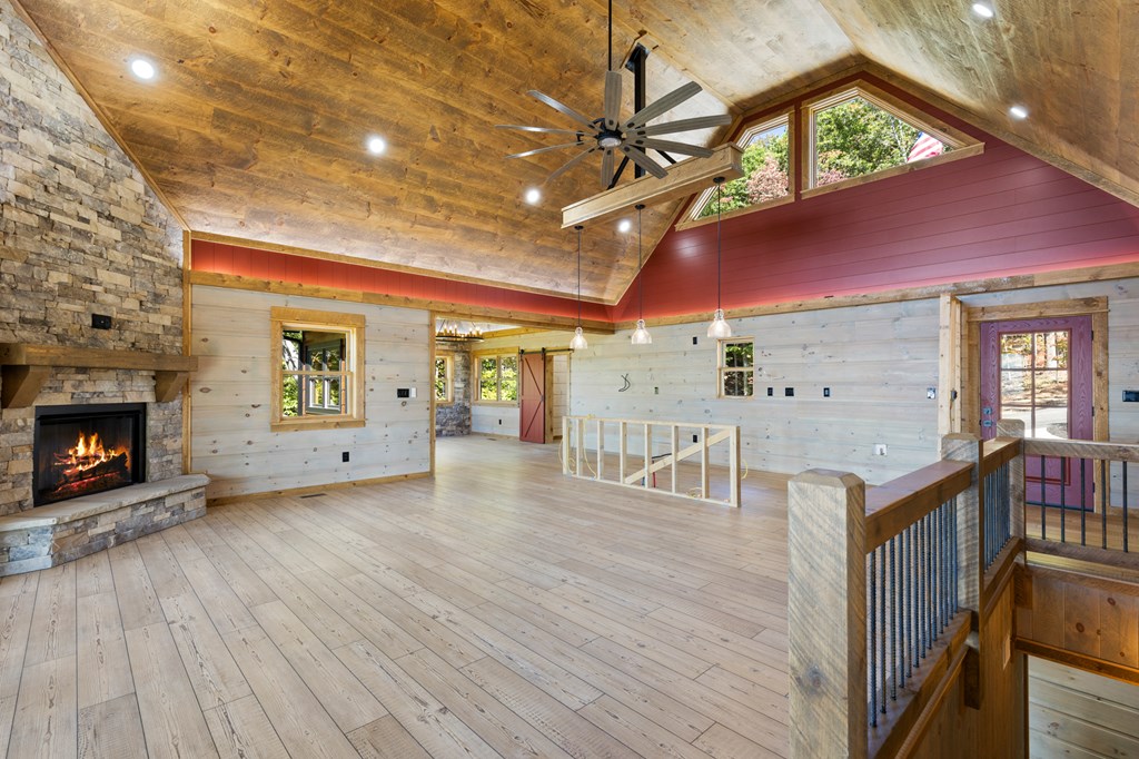 419668 Mineral Bluff Residential
