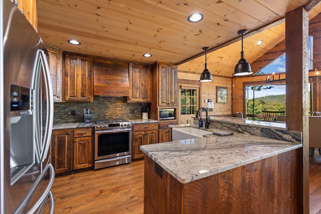 419670 Blue Ridge Residential