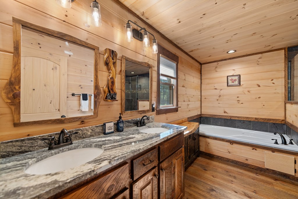 419670 Blue Ridge Residential