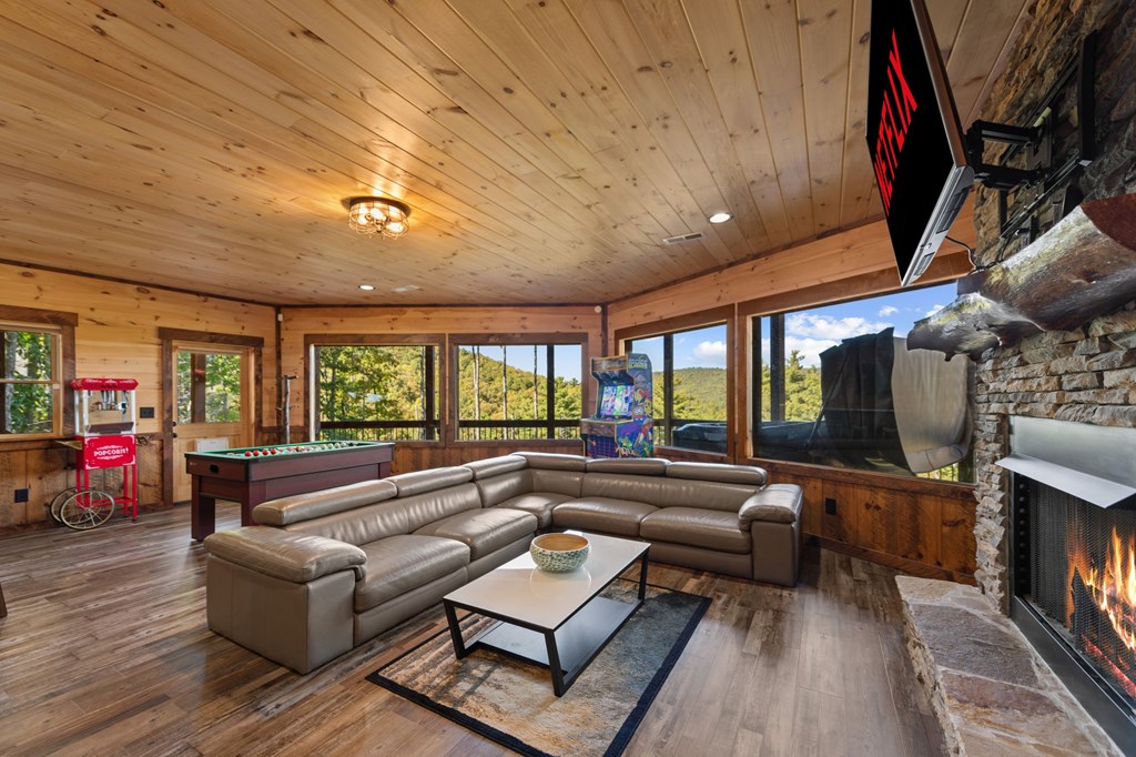 419670 Blue Ridge Residential