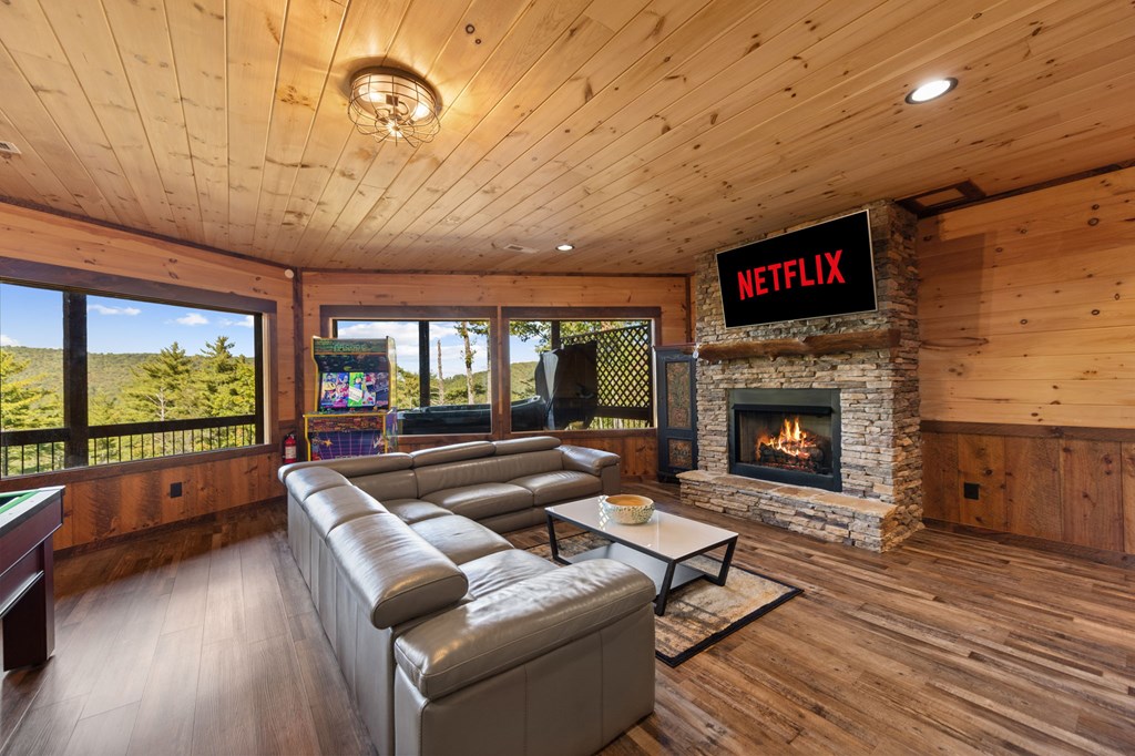 419670 Blue Ridge Residential