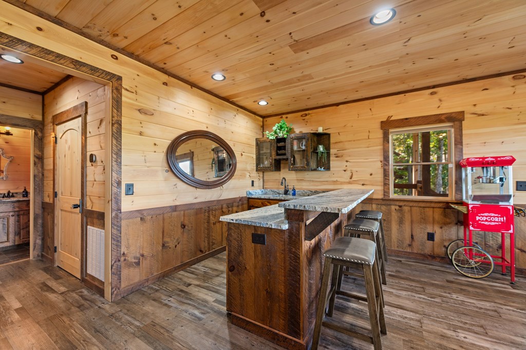 419670 Blue Ridge Residential