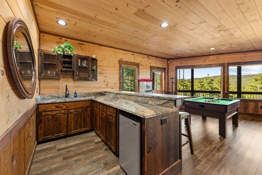 419670 Blue Ridge Residential