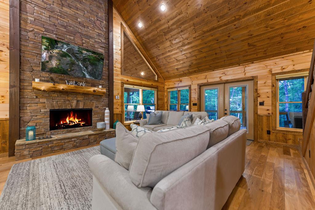 419674 Mineral Bluff Residential
