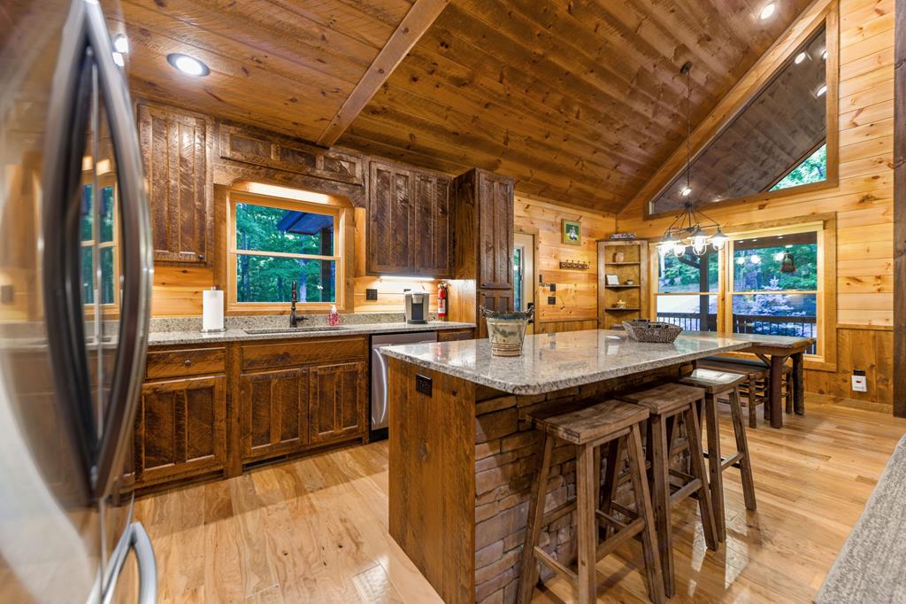 419674 Mineral Bluff Residential