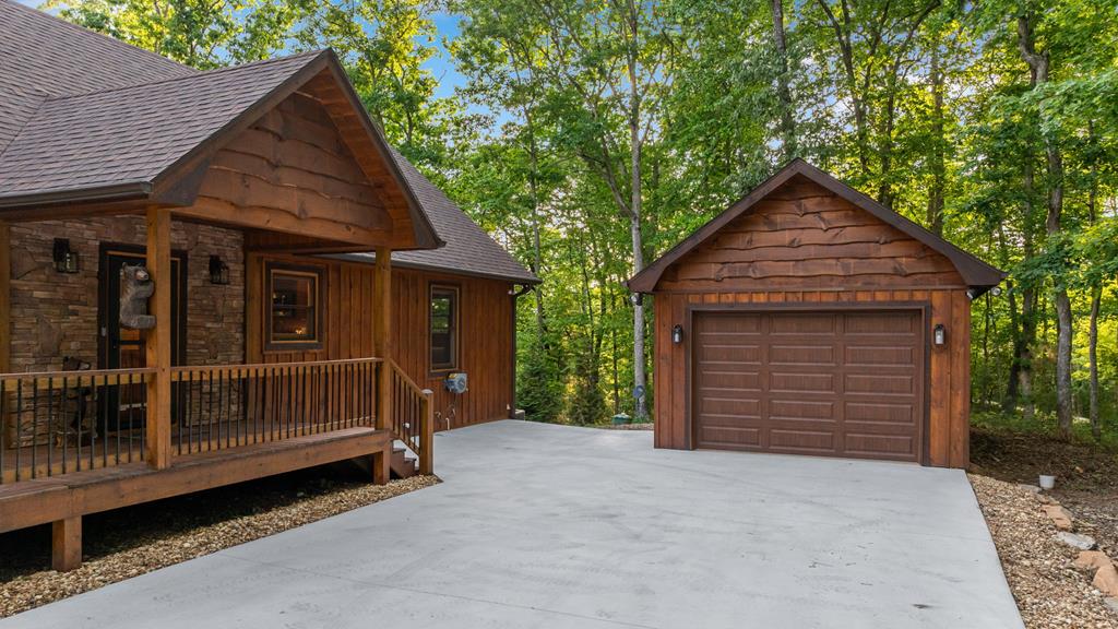 419674 Mineral Bluff Residential