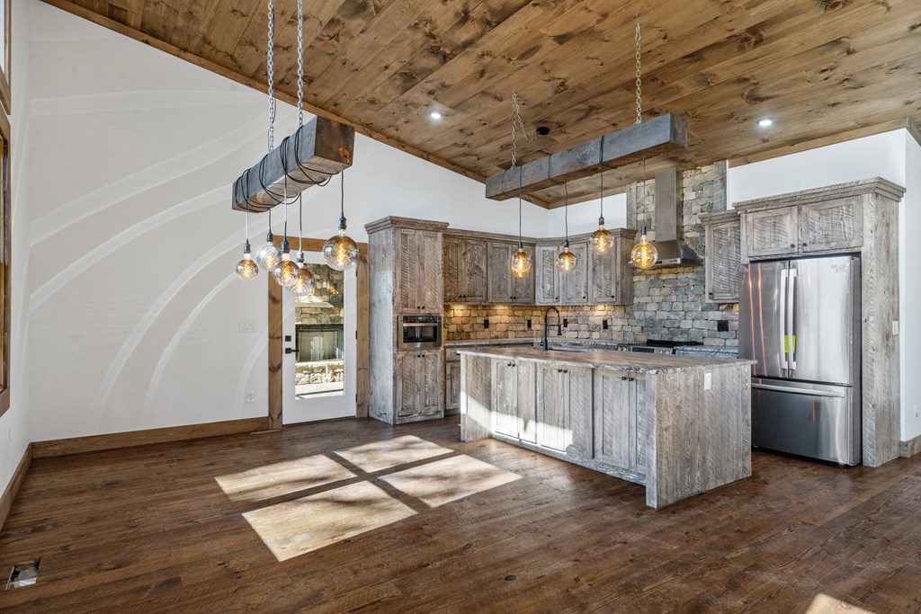 419676 Mineral Bluff Residential