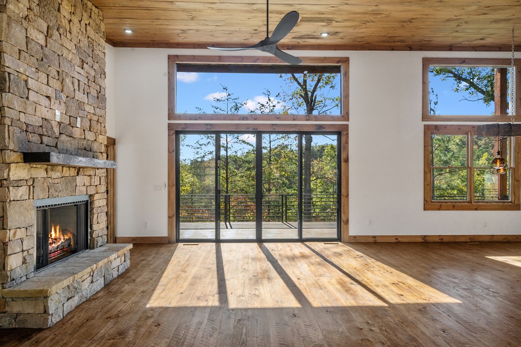 419676 Mineral Bluff Residential