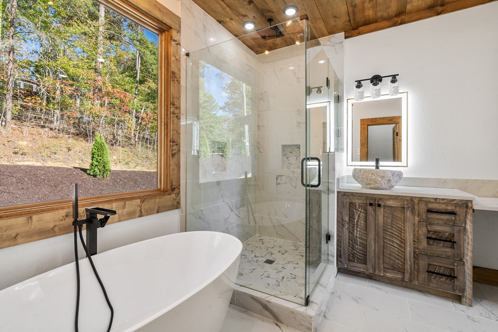 419676 Mineral Bluff Residential