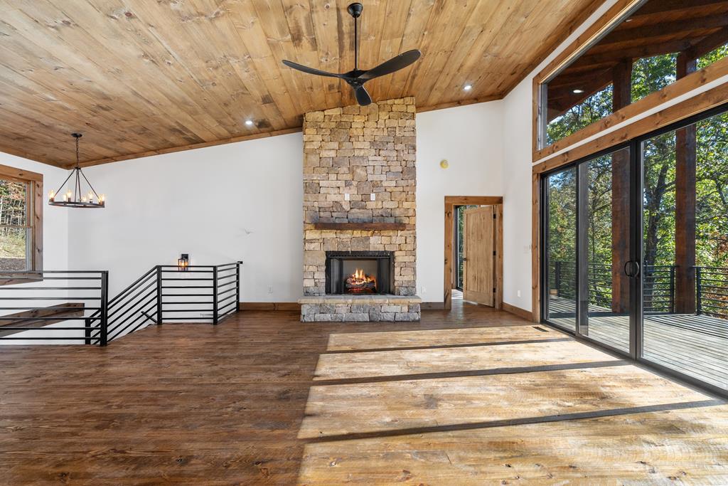 419676 Mineral Bluff Residential