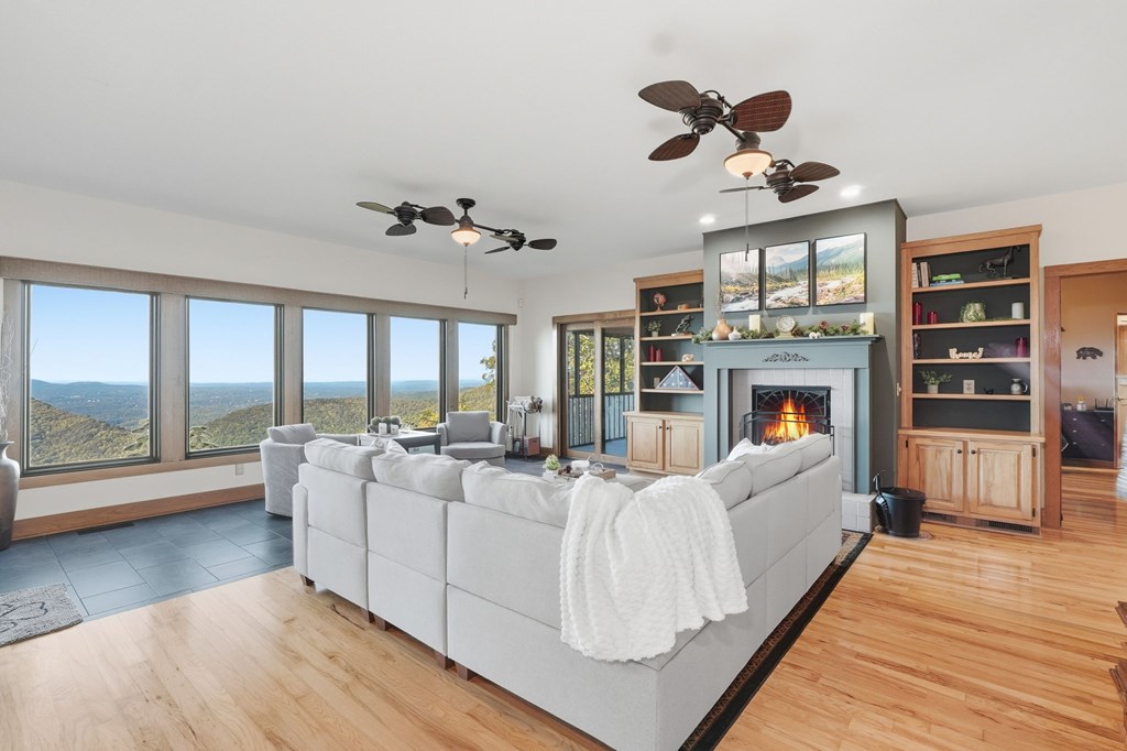 419695 Jasper Residential