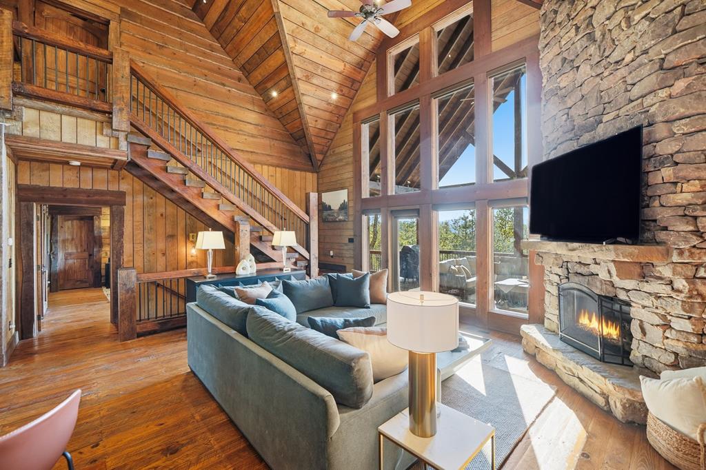 419712 Blue Ridge Residential