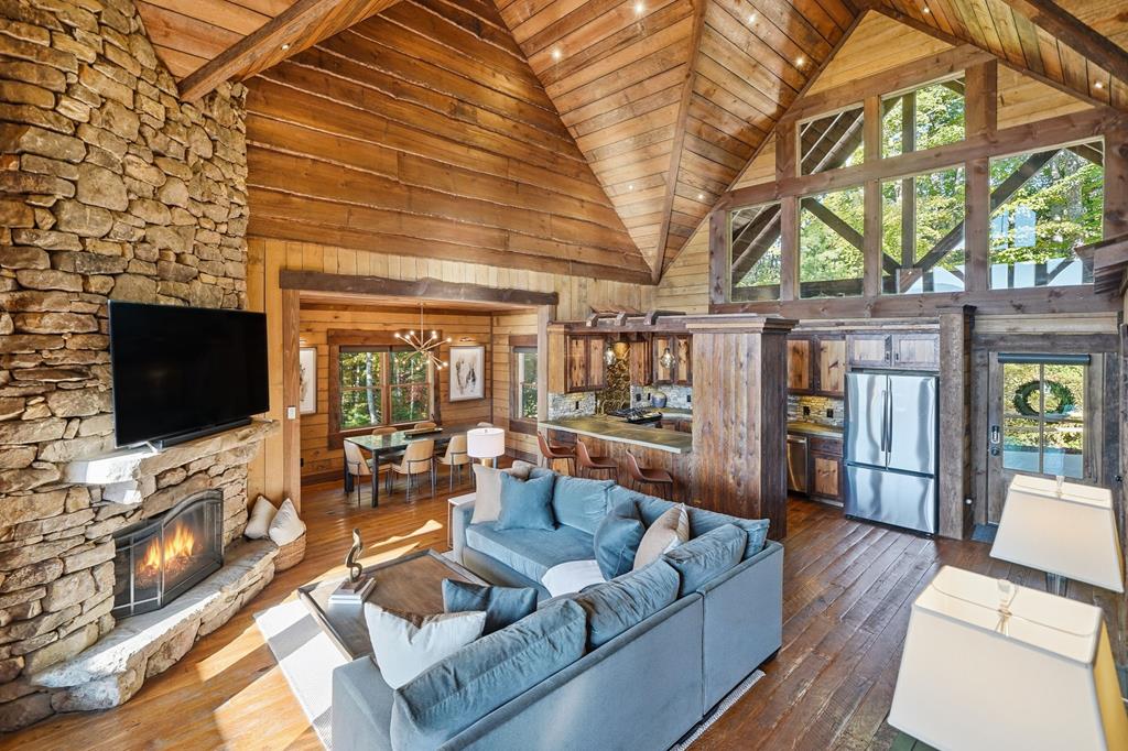 419712 Blue Ridge Residential