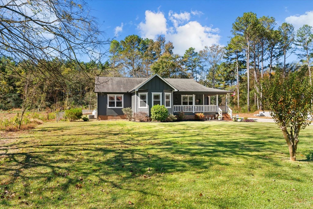 419803 Chatsworth Residential