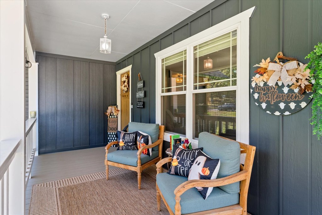 419803 Chatsworth Residential